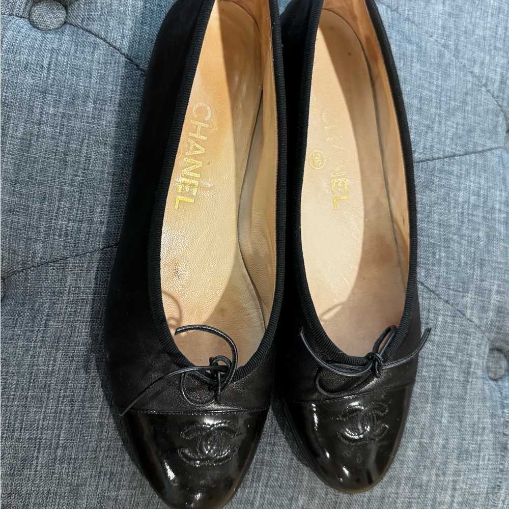 Chanel Black Patent Leather Flats
